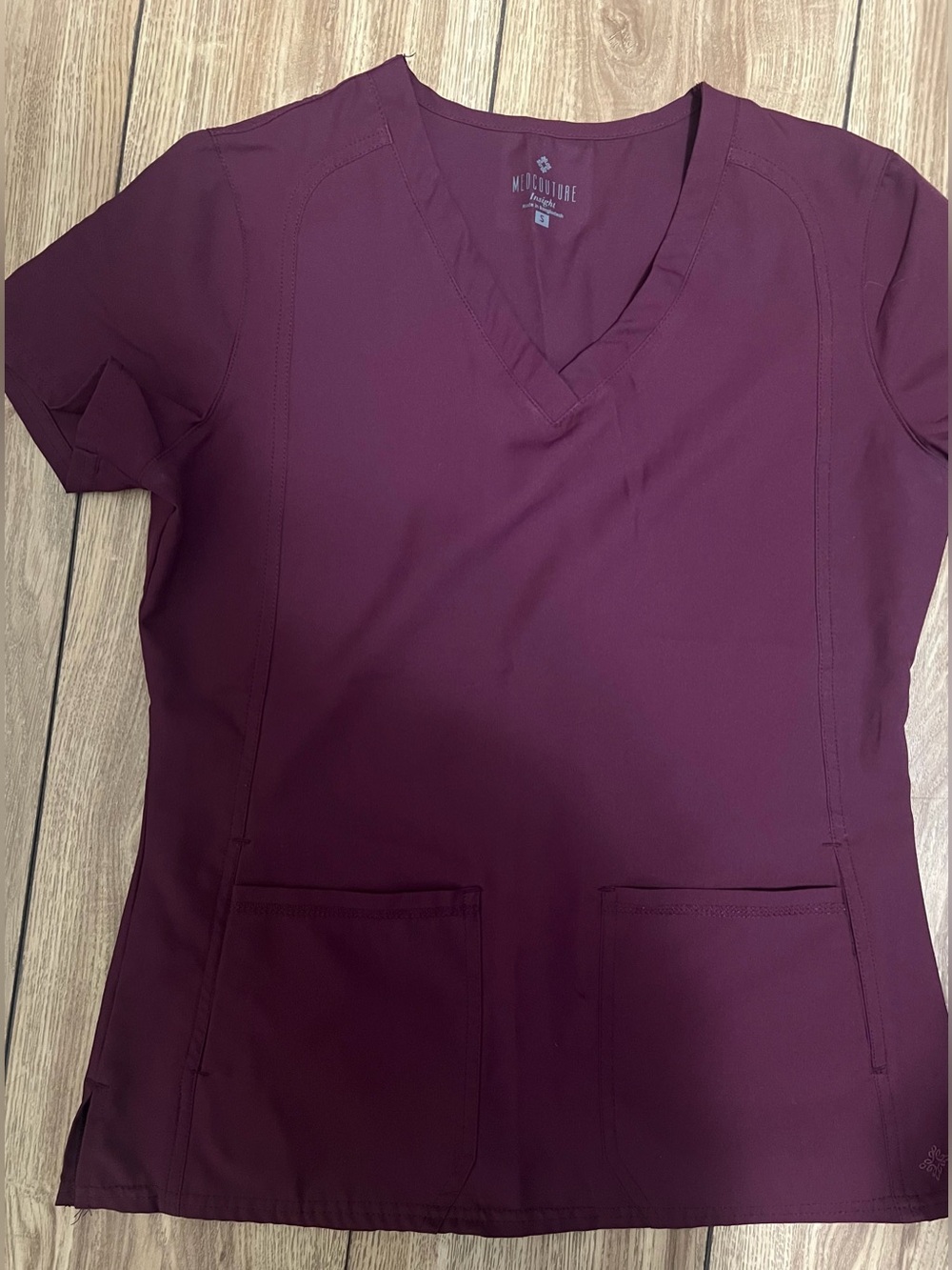 Med Couture Short Sleeve V-Neck Scrub Top in Burgundy
